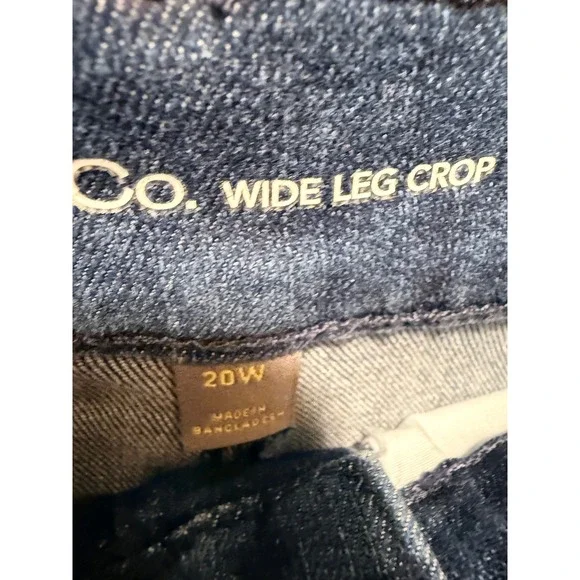Style Co Wide Leg Crop Jeans Embroidered Hem Dark Wash Women's Size 20W - Picture 4 of 7
